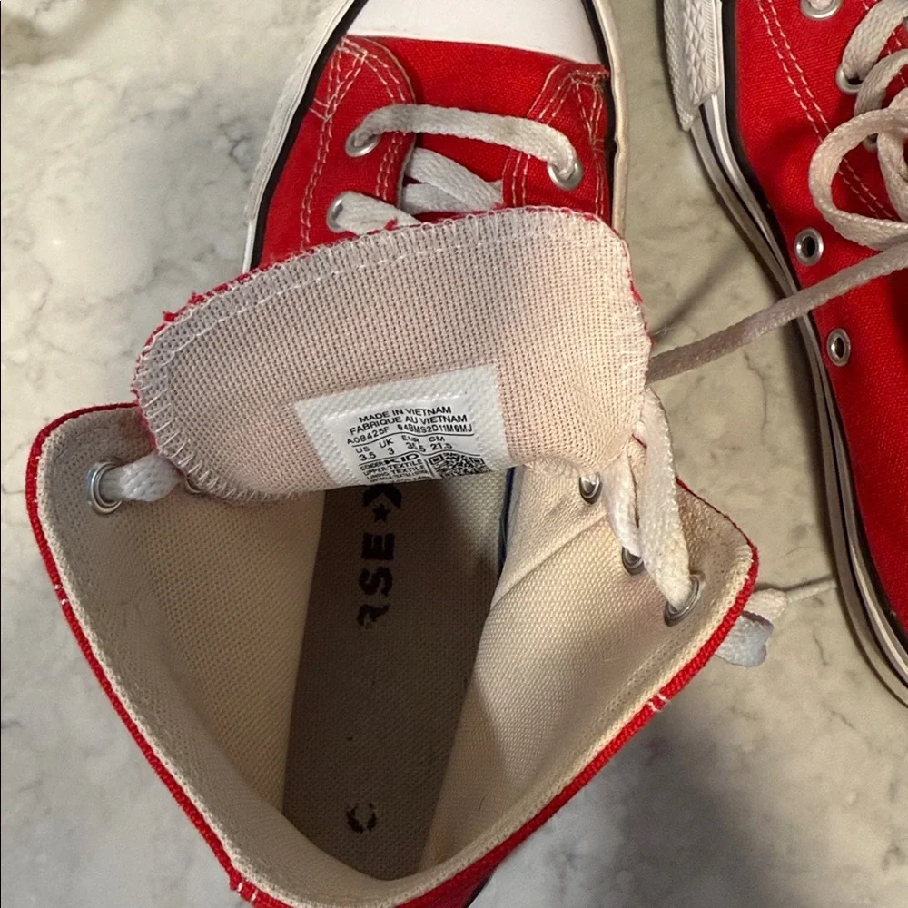 Converse Hi Lift Red Chuck Taylor’s Youth Size 3.5